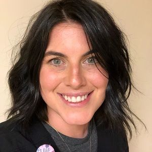 Meet your Posher, Elizabeth